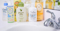 Nên mua sữa tắm gội cho trẻ sơ sinh loại nào tốt ?