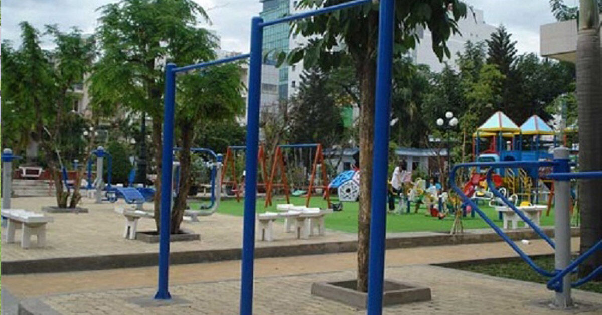 Nên mua xà đơn xà kép ngoài trời của hãng nào?