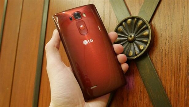 Nên mua Xiaomi Mi 4i hay LG G Flex 2?