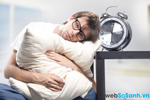 Nguyên nhân và triệu chứng phổ biến của chứng mất ngủ