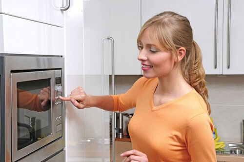 Những công dụng không ngờ tới của lò vi sóng