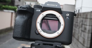 Những điều bạn cần biết về chiếc máy ảnh Sony A7S III