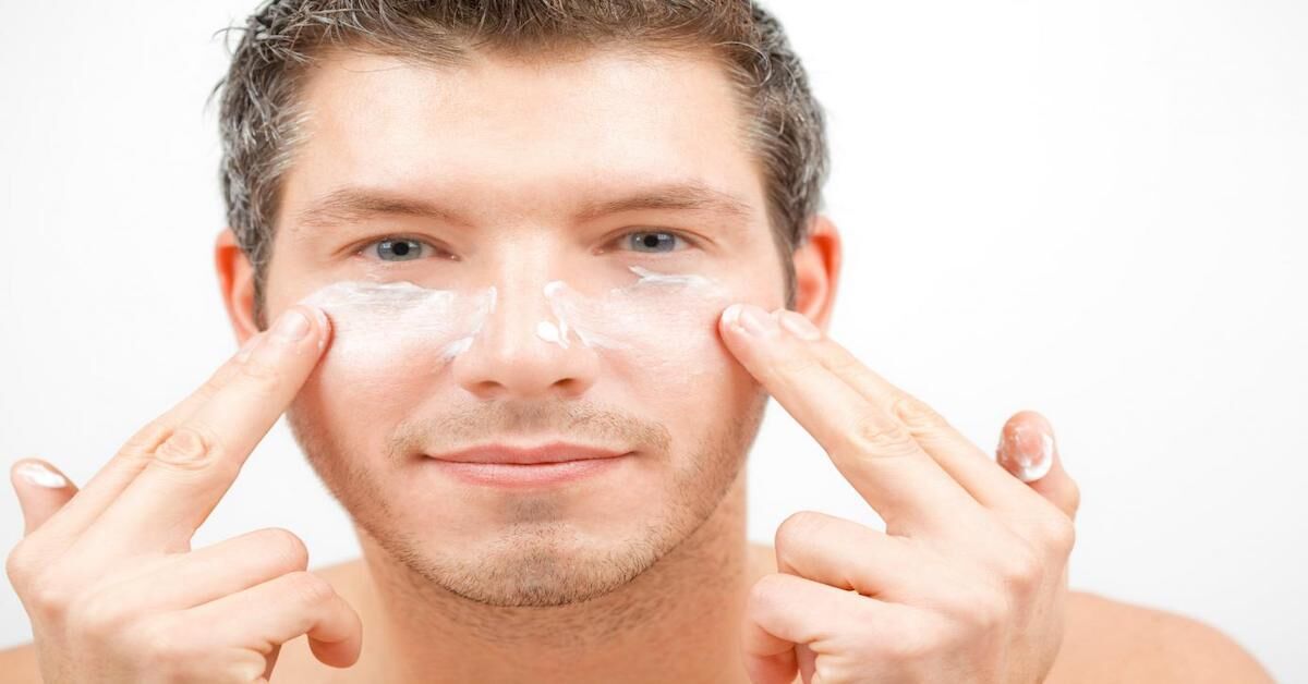 Những điều bạn nên lưu ý khi chọn sữa rửa mặt nam