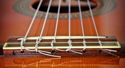 Những điều cần biết khi chọn mua dây đàn guitar