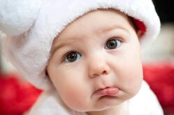 Những dụng cụ cần thiết cho bé trong thời kỳ ăn dặm