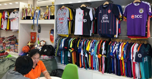 Những lưu ý khi chọn địa chỉ mua áo bóng đá tại Hà Nội