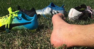 Những lưu ý khi mua giày đá bóng chính hãng