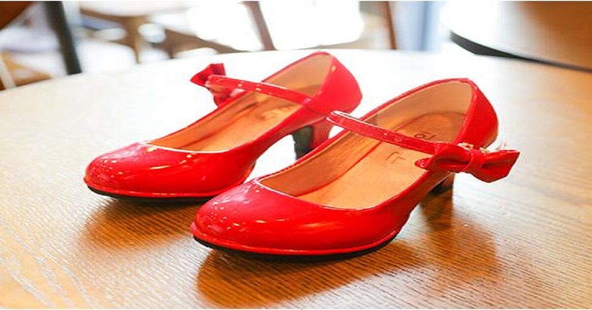 Những mẫu giày cao gót của trẻ em bán chạy nhất