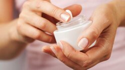 Những thành phần trong mỹ phẩm mẹ bầu tuyệt đối cần tránh khi mang thai