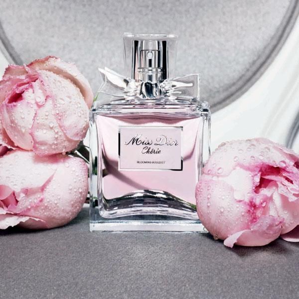 Nước hoa Dior Blooming Bouquet - mùi thơm của cây cỏ mùa xuân