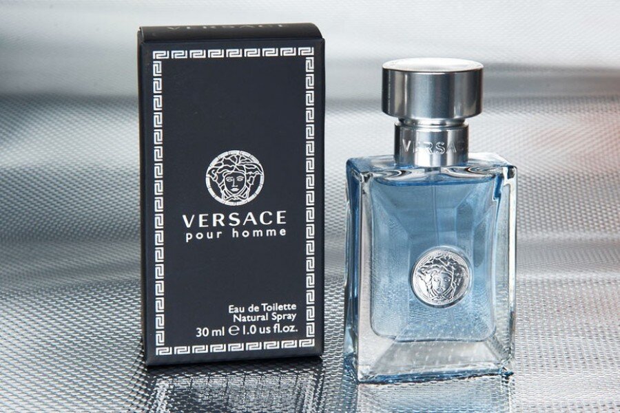 Nước hoa Versace Pour Homme - nam tính, mạnh mẽ và sành điệu
