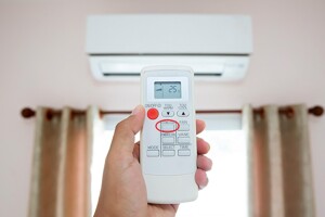 Nút bấm "ẩn" trên remote điều hòa giúp tiết kiệm điện tới 20%