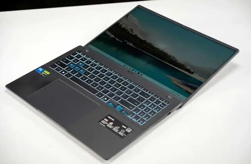 Đánh giá laptop gaming ASUS Gaming V16 – Ngày học tập, đêm cày game