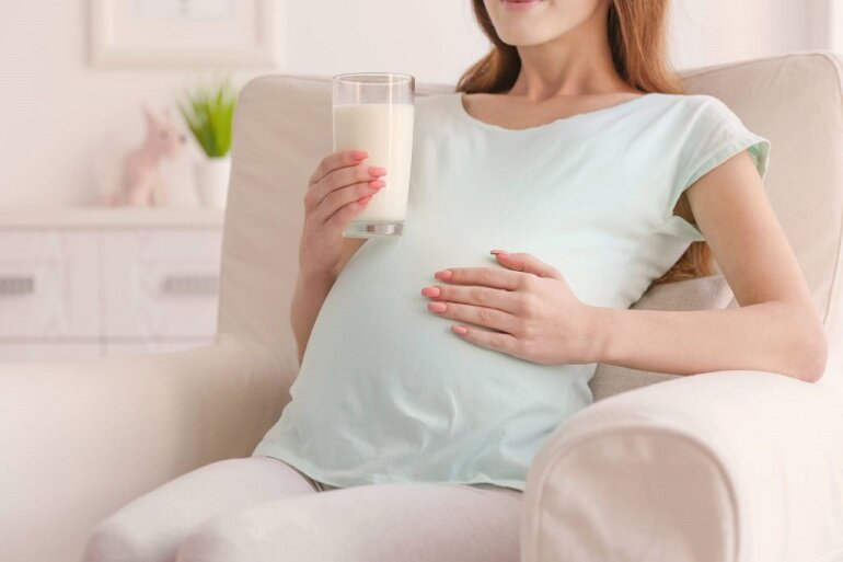 Sữa bầu giúp mẹ và bé khỏe mạnh hơn