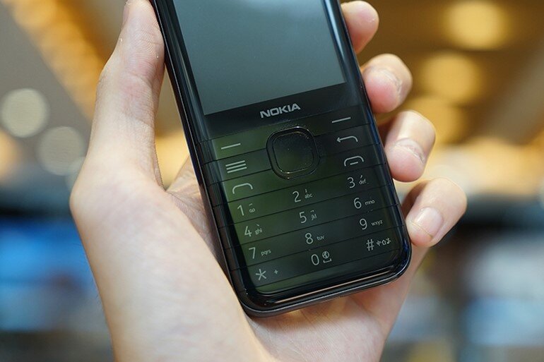 Nokia 8000 4G