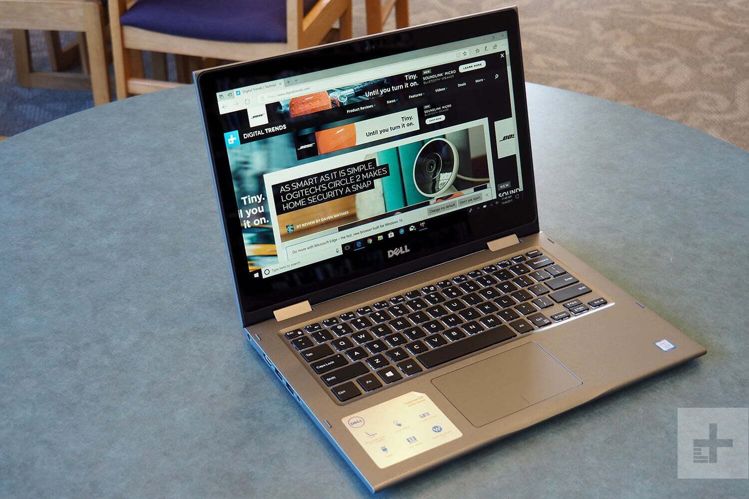Chiếc laptop của Dell với khả năng xoay 360 độ