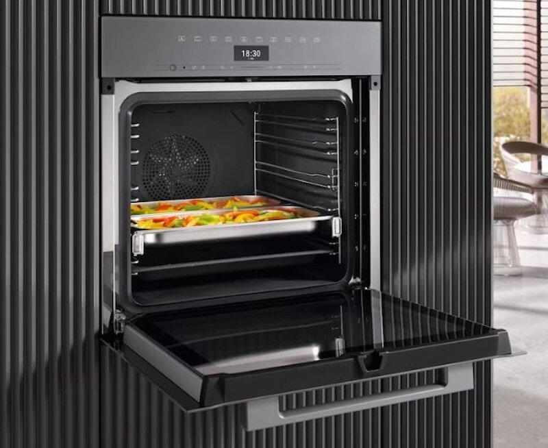 Đánh giá chi tiết về lò nướng hấp Miele DGC 7151 hot trong năm 2025