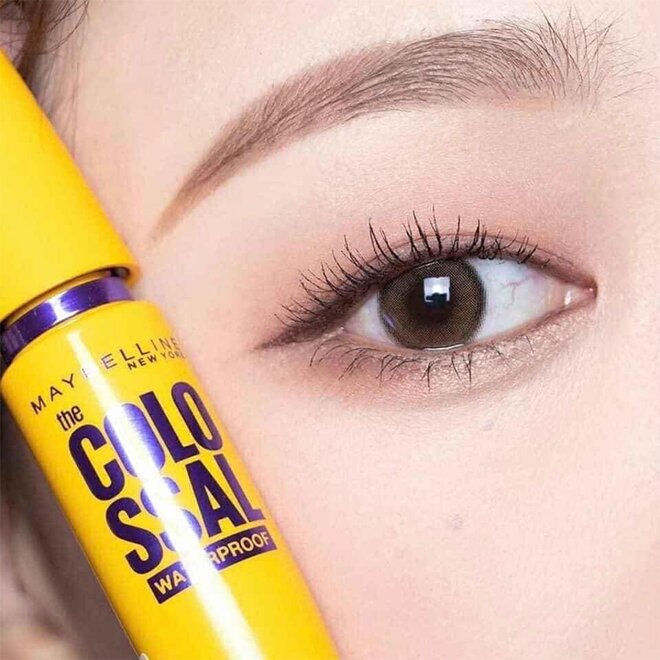 Mascara Maybelline màu vàng