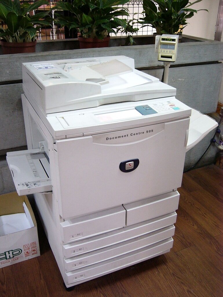 Máy photocopy văn phòng đã qua sử dụng.