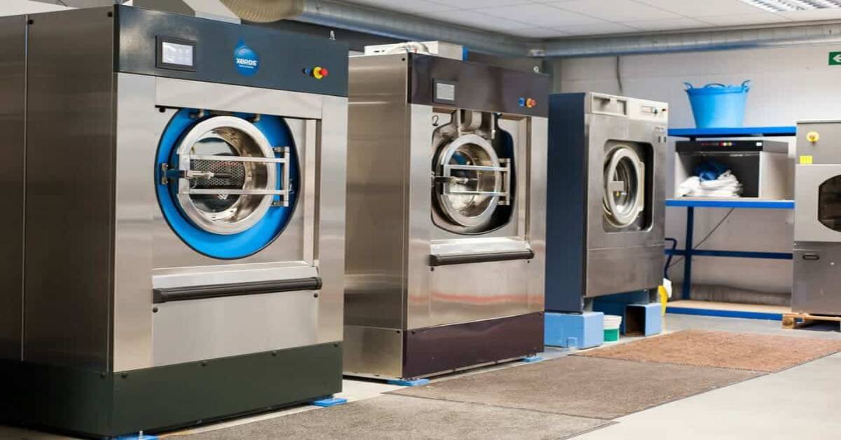 Phân biệt máy giặt công nghiệp với máy giặt thường, khi nào nên mua?