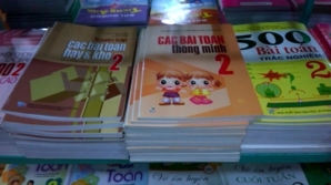 Phụ huynh có nên mua sách tham khảo cho học sinh tiểu học?