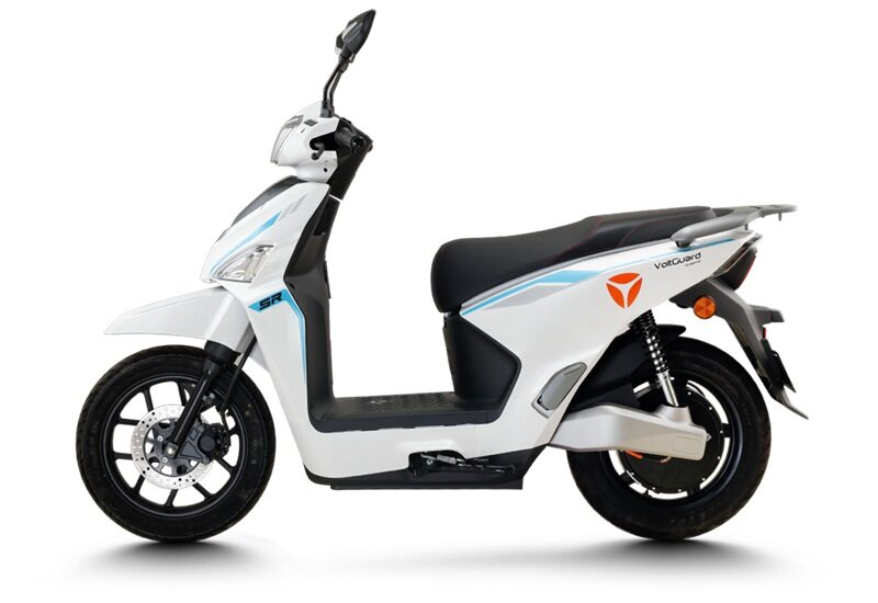 Xe máy điện Yadea mới gây ấn tượng nhờ khỏe máy, kháng nước tốt, lại đi hàng trăm km 1 lần sạc