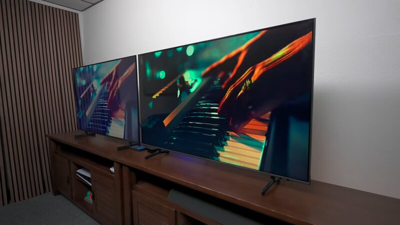 Compare Samsung DU8000 and CU8000 TVs: Generation 2024 has a few small advantages!