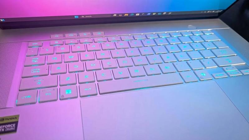 Bàn phím và touchpad