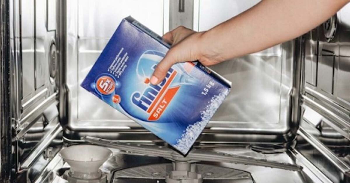 Quy trình đổ muối vào máy rửa bát Electrolux như thế nào?