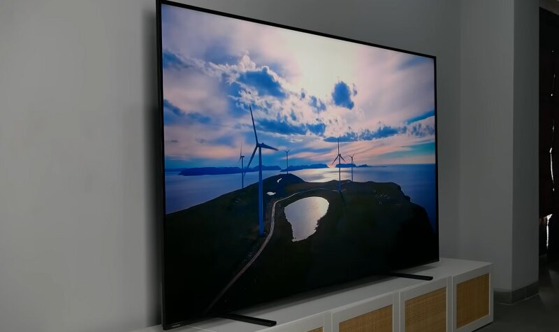 Toshiba 100Z670NP: Trải nghiệm giải trí cực đại với màn 100 inch, tần số quét 144Hz