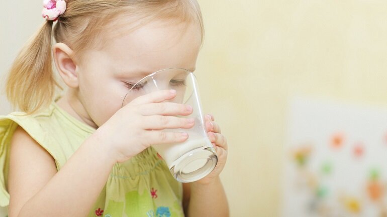 Trẻ bị tiêu chảy vẫn có thể uống sữa
