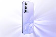 Realme C100 ra mắt với pin 8000 mAh, bền chuẩn quân đội, giá hợp lý