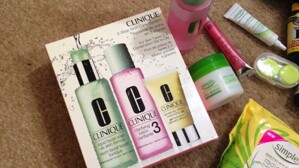 Review bộ sản phẩm dưỡng da Clinique có tốt không, giá bao nhiêu?