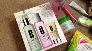 Review bộ sản phẩm dưỡng da Clinique có tốt không, giá bao nhiêu?