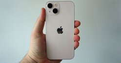Review chi tiết hiệu năng điện thoại iPhone 13: Chơi game đồ họa nặng có