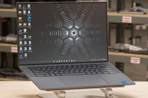 Review chi tiết máy trạm đồ họa Dell Precision 5570