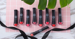 Review chi tiết nhất về son kem Roses