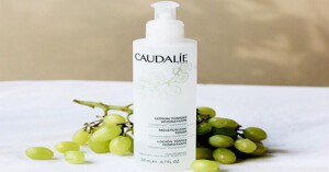 Review chi tiết về 2 dòng nước hoa hồng Caudalie hot nhất 2021