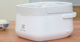 Review chi tiết về nồi cơm điện tử Electrolux ERC6603W
