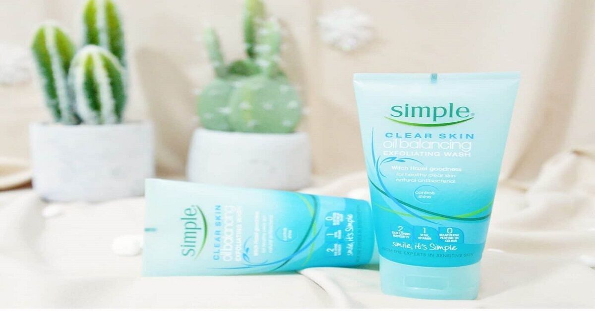Review dòng sữa rửa mặt Simple cho da dầu