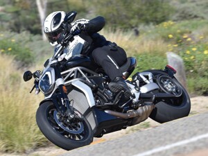 Review Ducati XDiavel base version có tốt không, giá bao nhiêu?