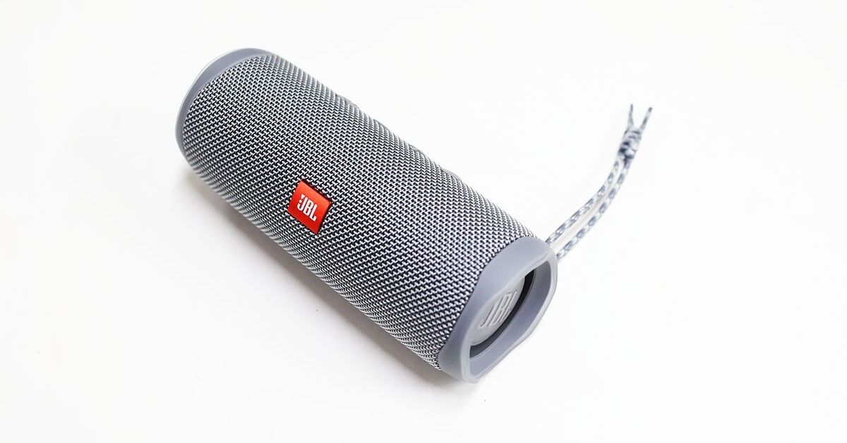 Review JBL Flip 5: Âm bass tuyệt vời, giá cả cạnh tranh
