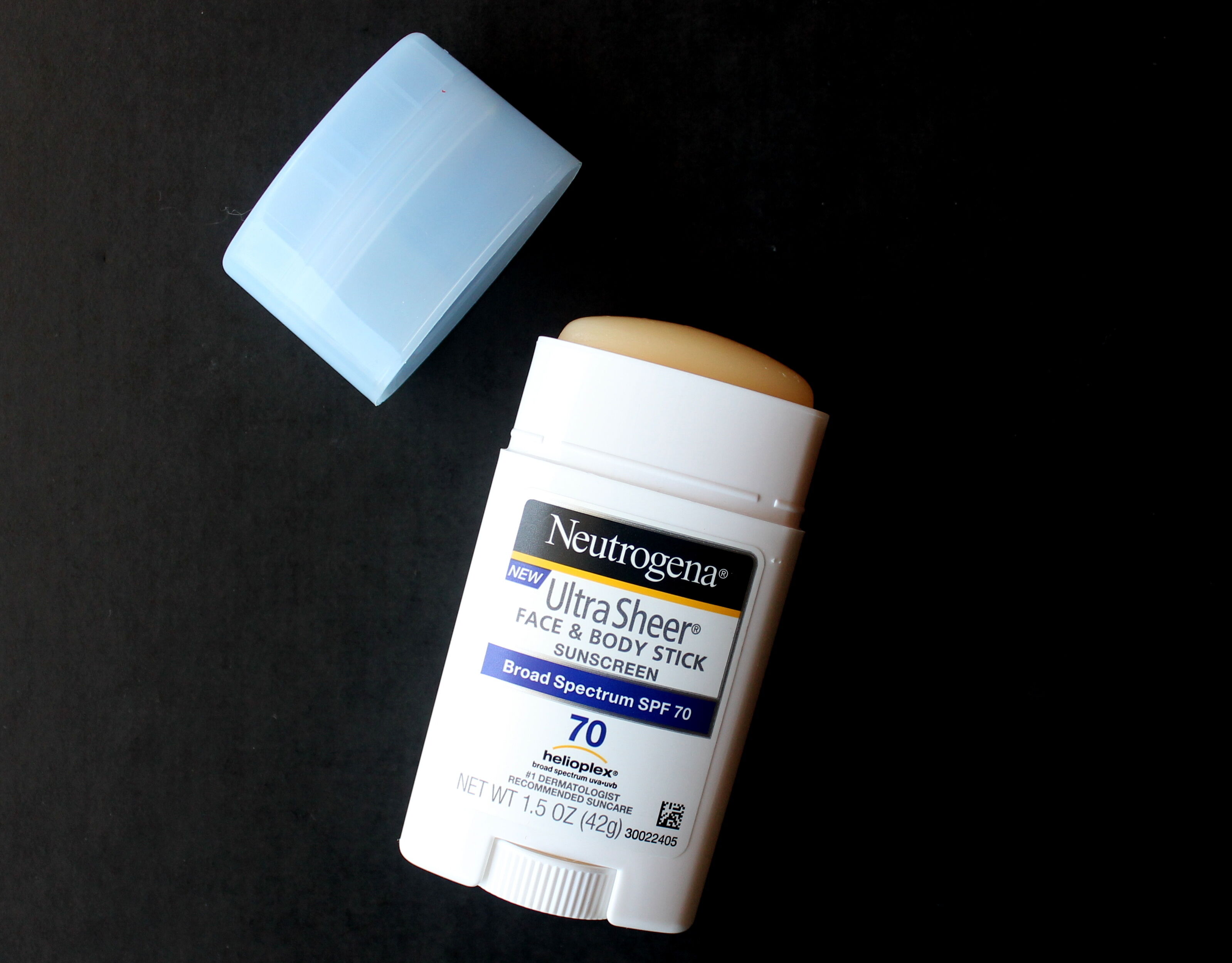 Review kem chống nắng dạng thỏi Neutrogena Ultra Sheer Face and Body Stick sunscreen SPF 70