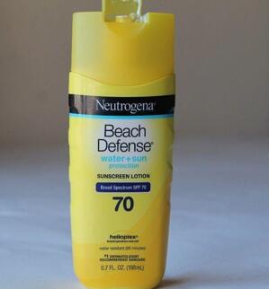 Review kem chống nắng Neutrogena Beach Defense Sunscreen Lotion Broad Spectrum SPF 70