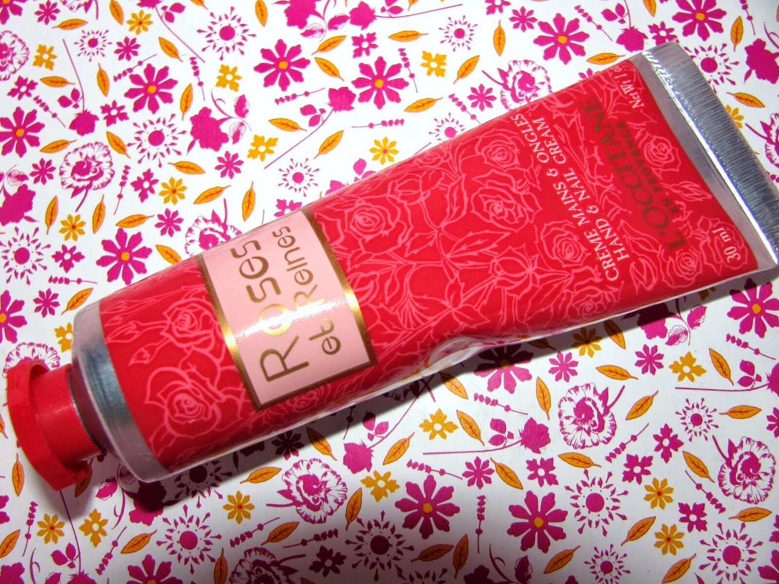 Review kem dưỡng da tay L'Occitane Velvet Hand Cream Rose et Reines