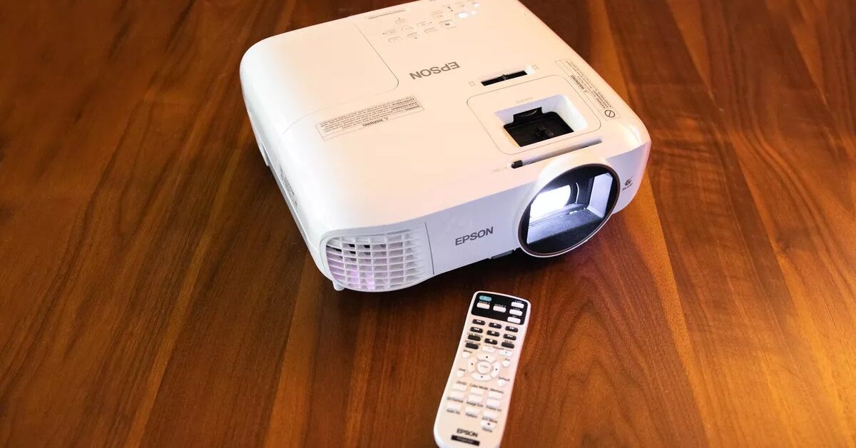 Review máy chiếu Epson Home Cinema 2250