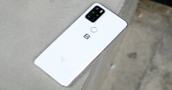 Review nhanh điện thoại Bphone A40: Giá rẻ, trang bị ổn
