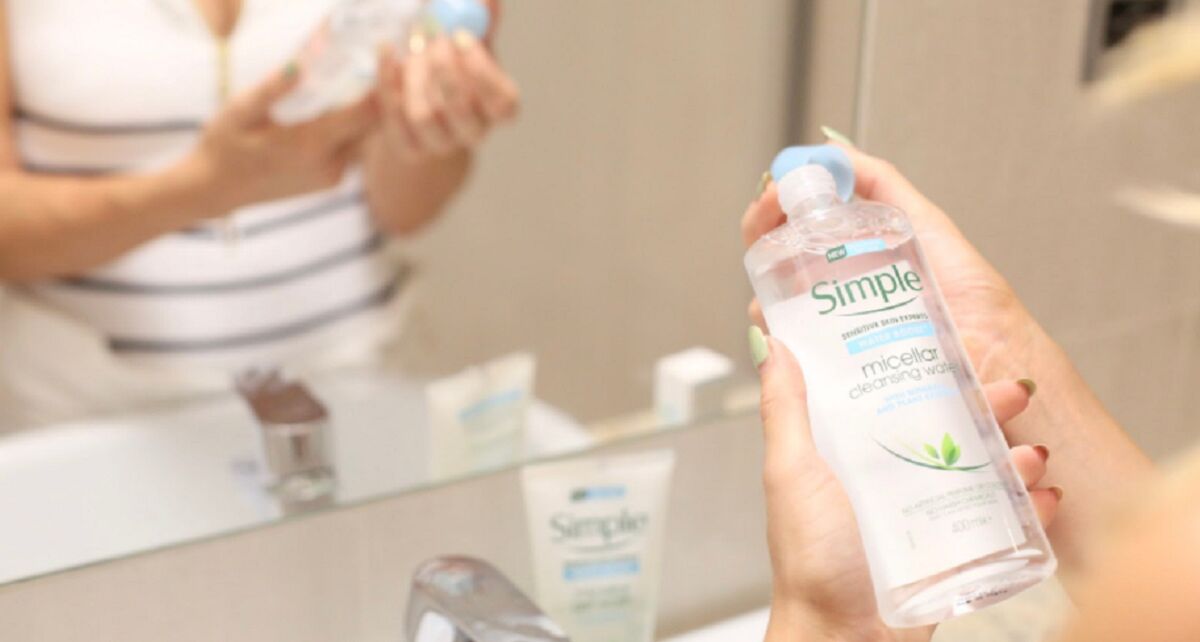Review nước tẩy trang siêu cấp ẩm Simple Water Boost Micellar Water