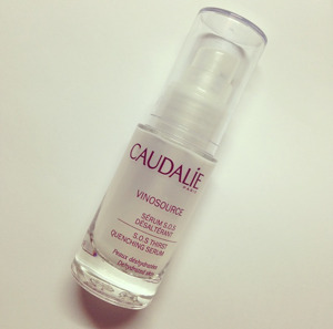 Review serum  dưỡng ẩm Caudalie Vinosource SOS Thirst Quenching