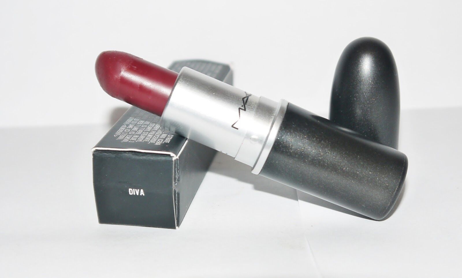 Review son MAC Matte Lipstick Diva